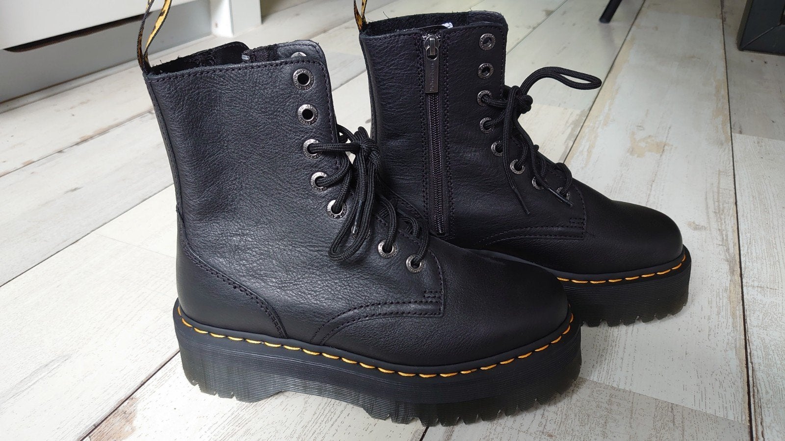 Dr. Martens NIEUW leer platformlaarzen maat 39, Kleding | Dames, Schoenen, Zwart, Lage of Enkellaarzen, Nieuw, Ophalen of Verzenden