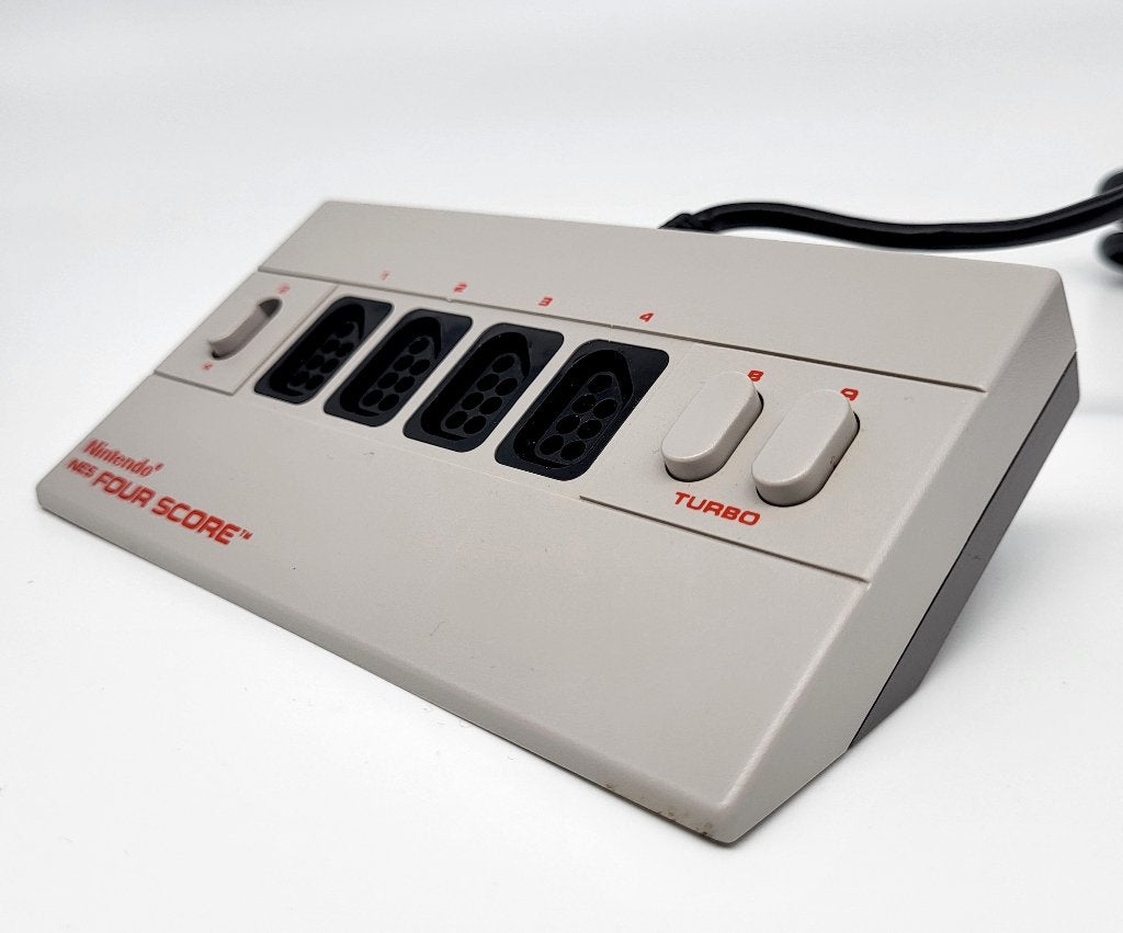 Nintendo NES - Four Score, Spelcomputers en Games, Games | Nintendo NES, Gebruikt, Verzenden, Overige genres, Nvt