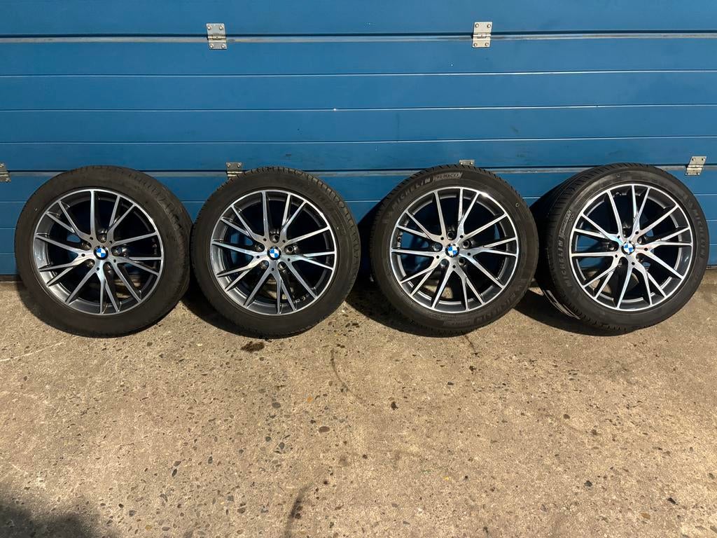 Originele BMW 1 / 2 serie 489 - 17 inch set met Zomerbanden, Ophalen, Gebruikt, Banden en Velgen, 17 inch