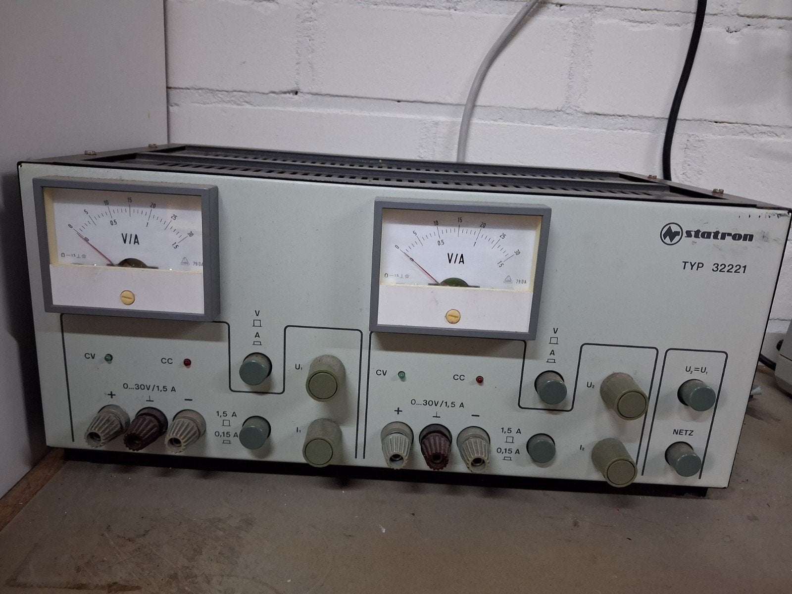 Prof. Statron Lab Voeding 2x30V, 1.5A - Typ 32221, Ophalen, Zo goed als nieuw