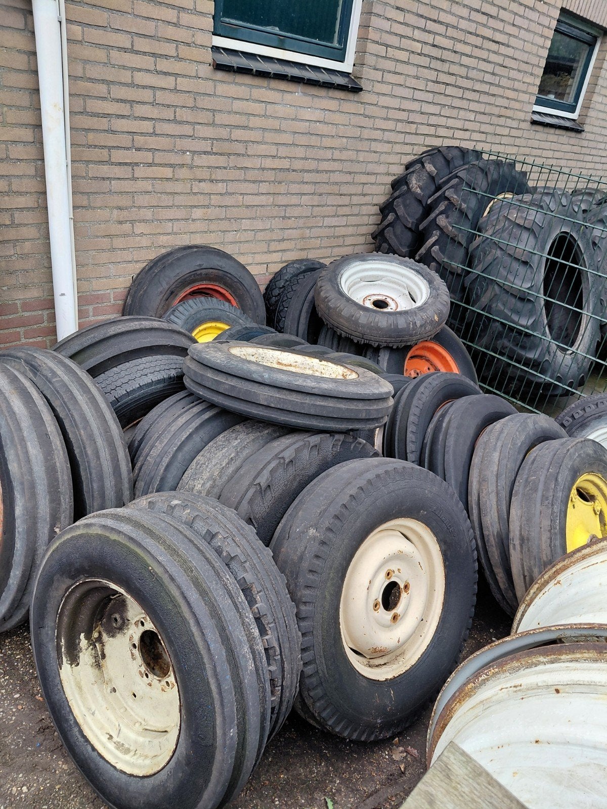 grondbakken hefmast en diverse tractor banden en onderdelen, Zakelijke goederen, Ophalen of Verzenden, Transport