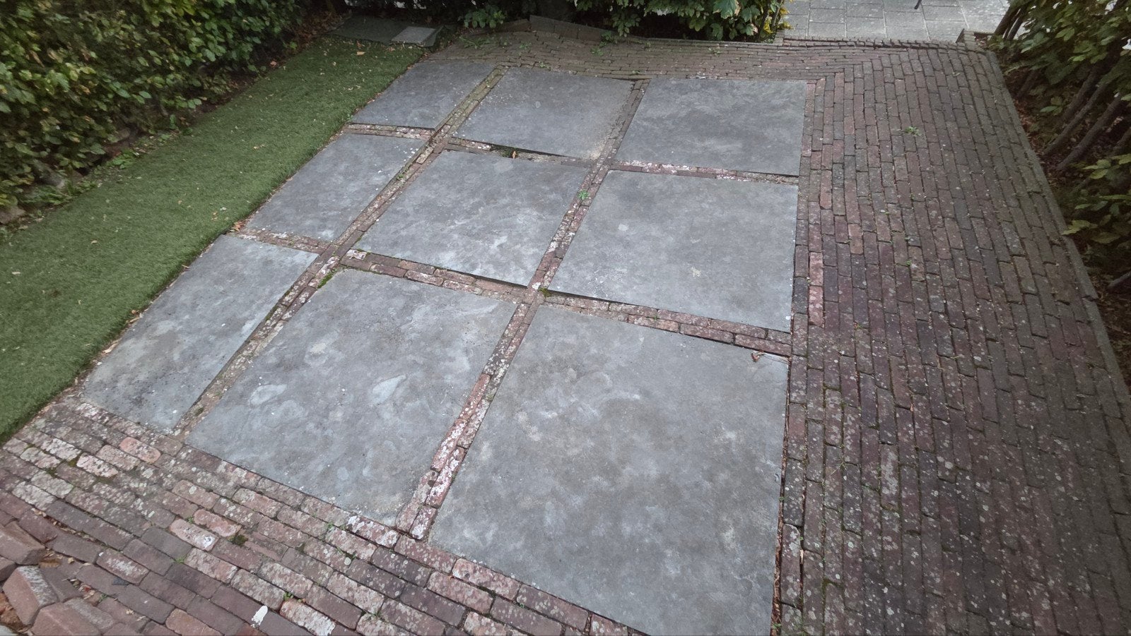 Gratis betontegels (1x1m) en rode klinkers ophalen, Ophalen, Gebruikt, 10 m² of meer, Beton