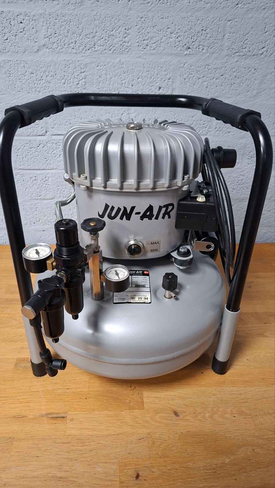 Jun-Air Compressor Model 6 -, Doe-het-zelf en Verbouw, Compressors, Ophalen, 6 tot 10 bar, Zo goed als nieuw, Minder dan 200 liter/min