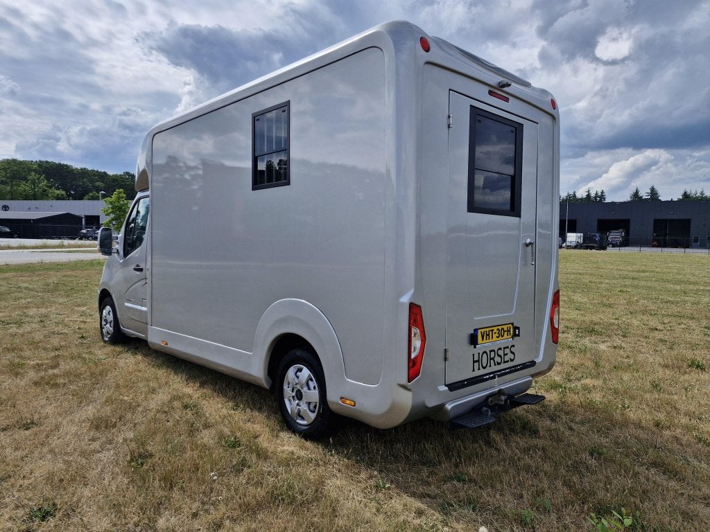 Foto 5 van Renault Master STX hengstuitvoering 2017 automaat vernieuwd!