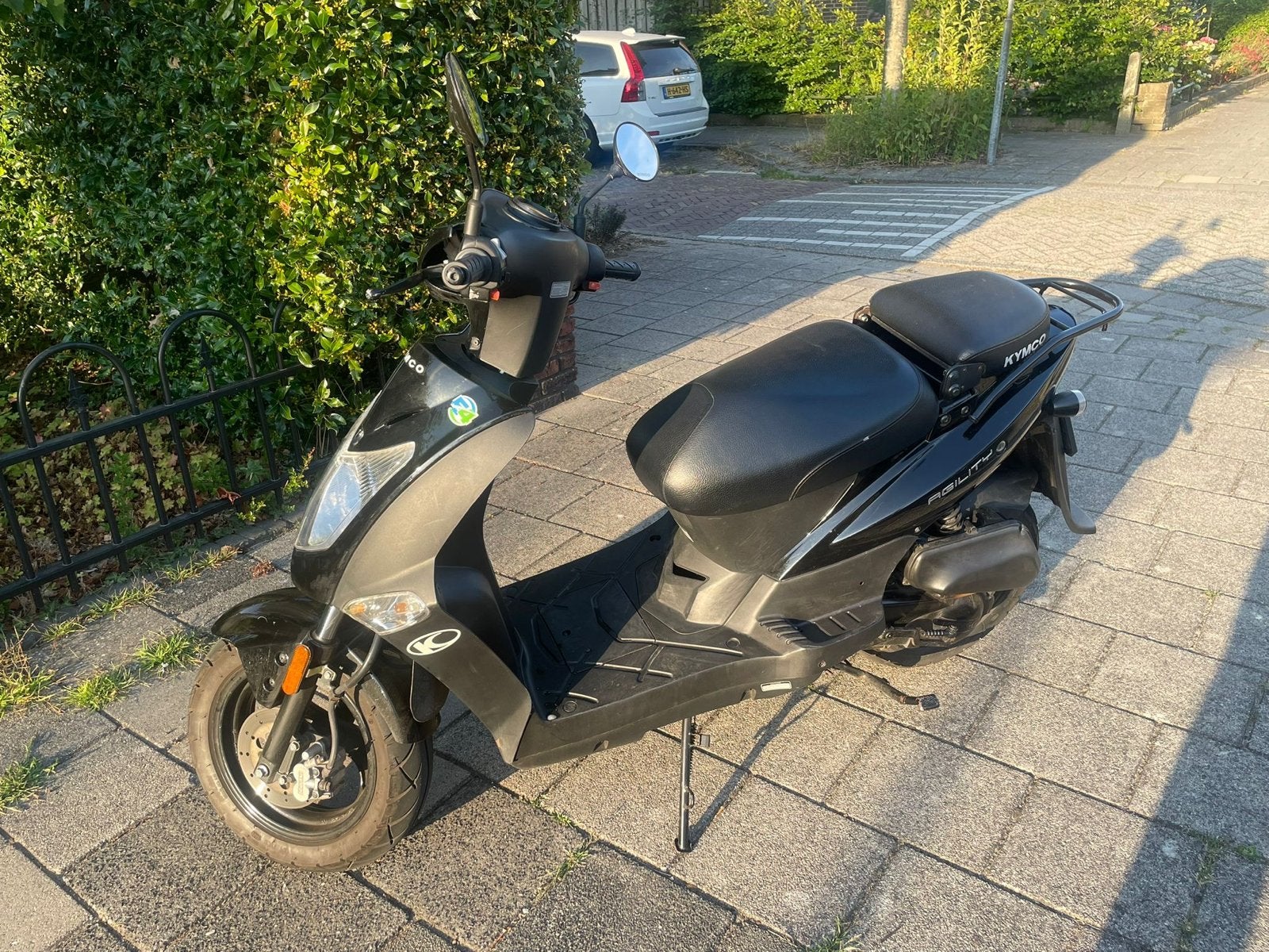 Kymco Agility 50cc scooter met 2 helmen, Fietsen en Brommers, Ophalen, Gebruikt, Maximaal 45 km/u, Agility