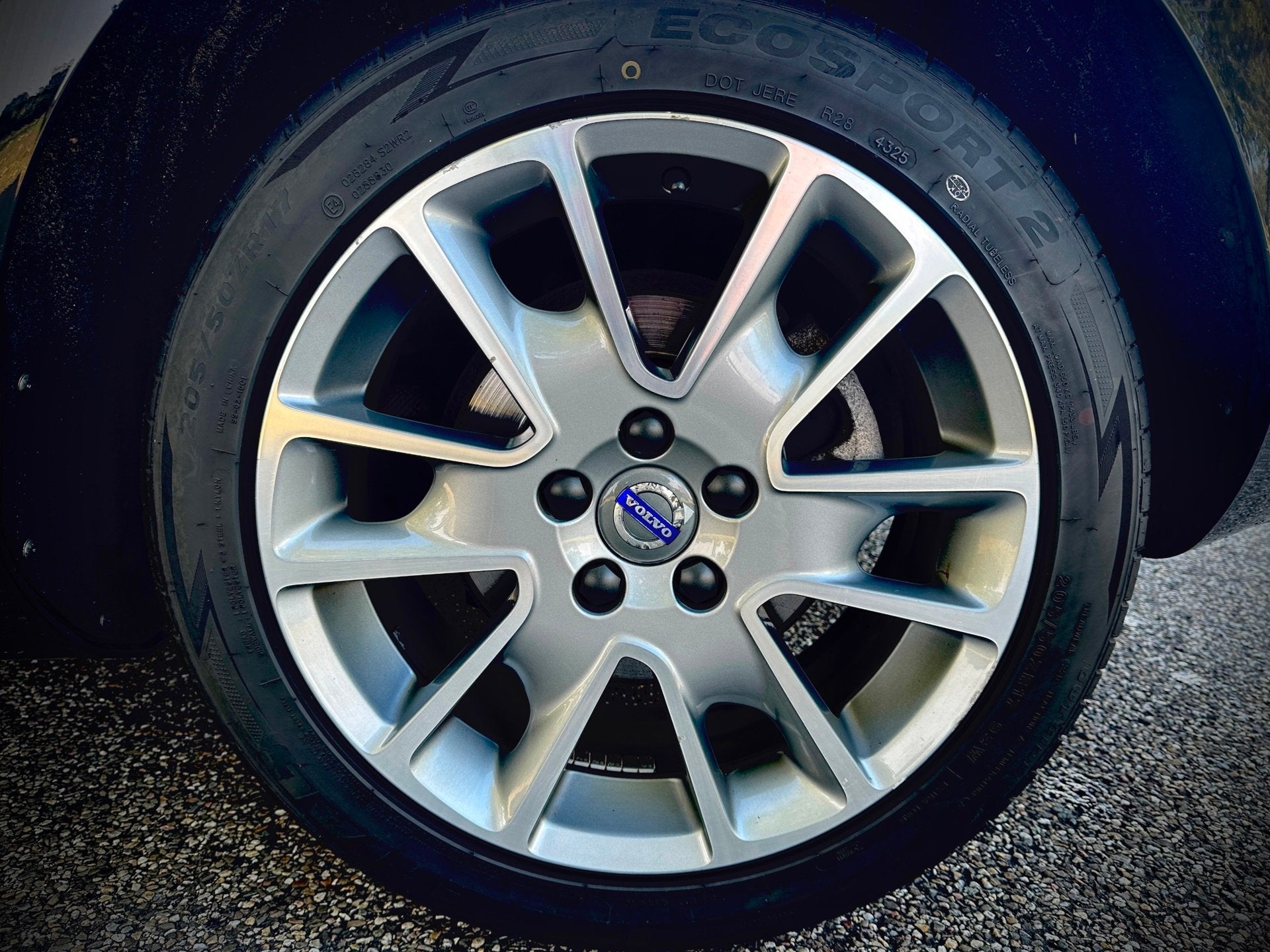 Volvo V40 2.0 D2 R-Design Business, leer, navi, stoelverwarm, Voorwielaandrijving, Dealer onderhouden, Gebruikt, 4 cilinders