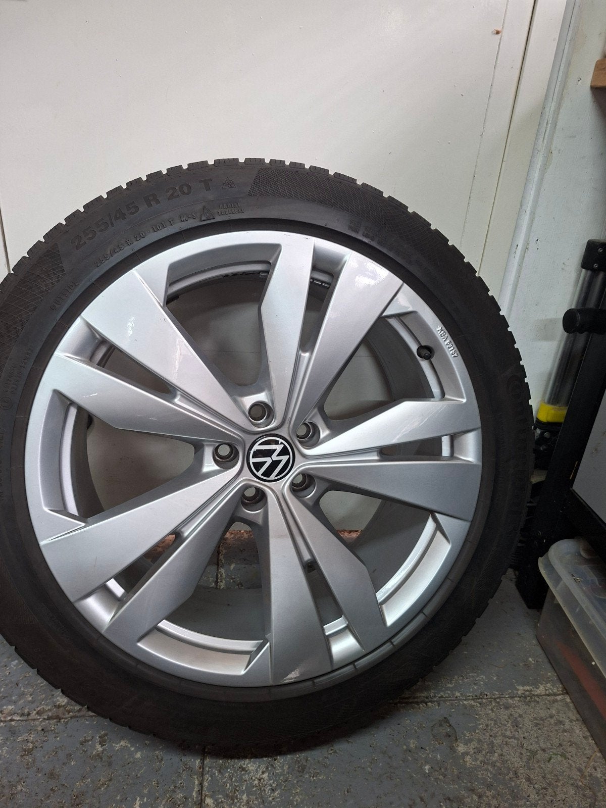 VW ID4 ID5 ID6 velgen met winterbanden 20 inch, Auto-onderdelen, Ophalen, Gebruikt, Velg(en), Winterbanden