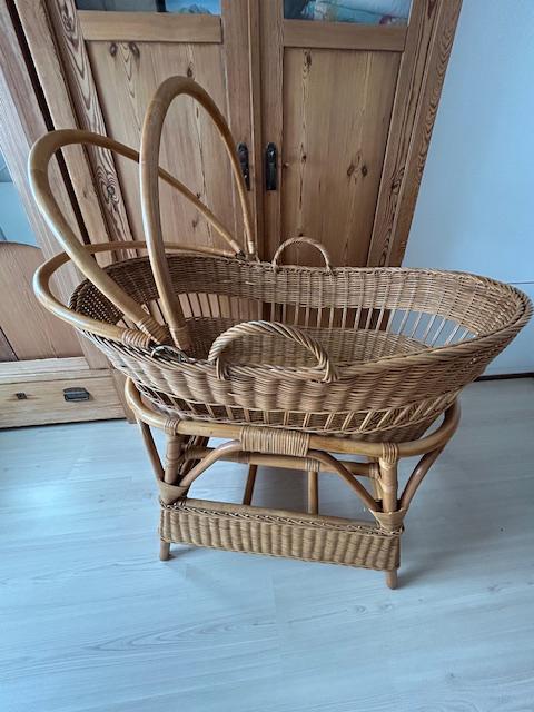 Mooie rieten / rotan baby wieg,, Ophalen, Zo goed als nieuw, Wieg