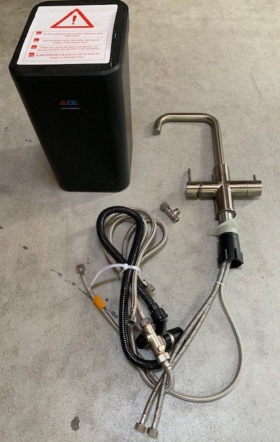 ACE BOIL RVS 3 in 1 Keukenkraan met U-uitloop plus boiler, Ophalen, Boiler, Minder dan 20 liter, Minder dan 3 jaar oud