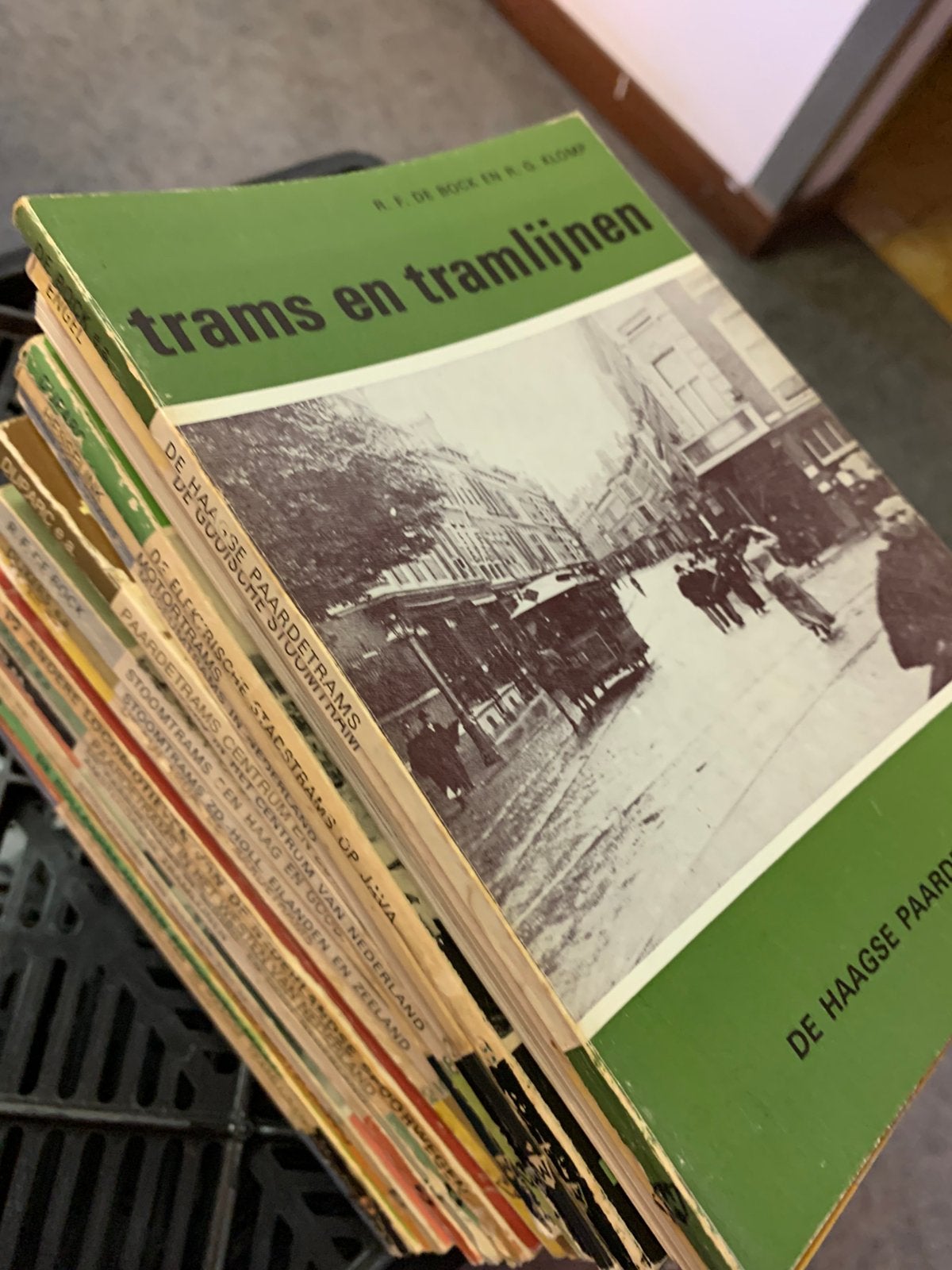 Trams en tramlijnen boekjes, Ophalen of Verzenden, Gelezen