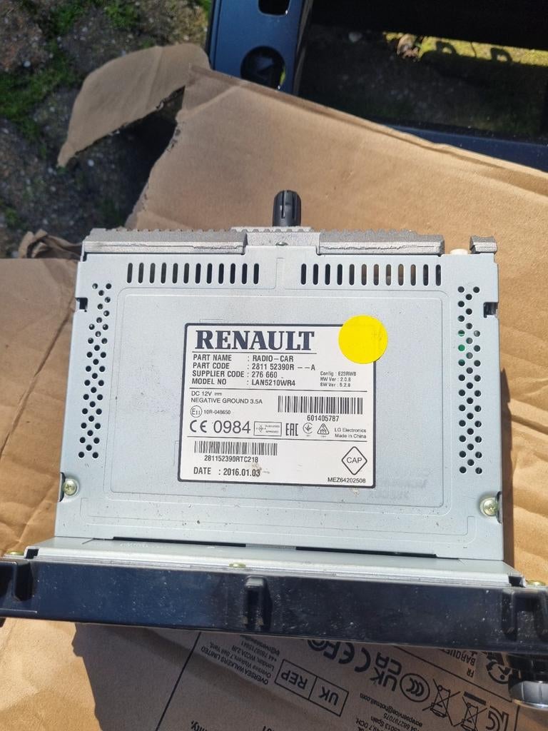Renault Radio-Car met scherm en frame (2016), Auto diversen, Autoradio's, Ophalen, Gebruikt