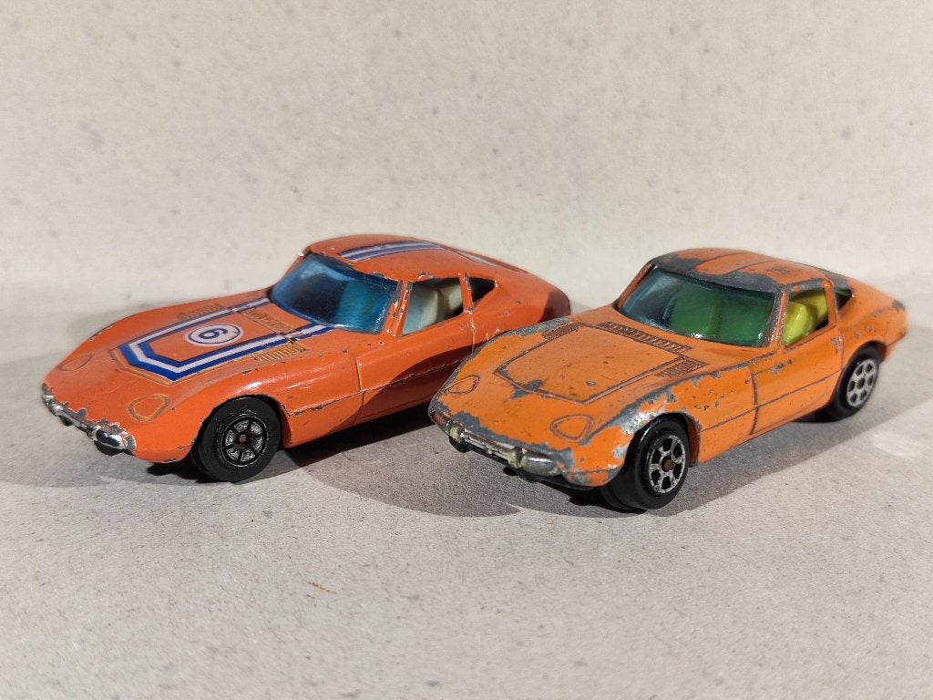Yatming Toyota 2000 GT (2x), Ophalen of Verzenden, Gebruikt, Auto
