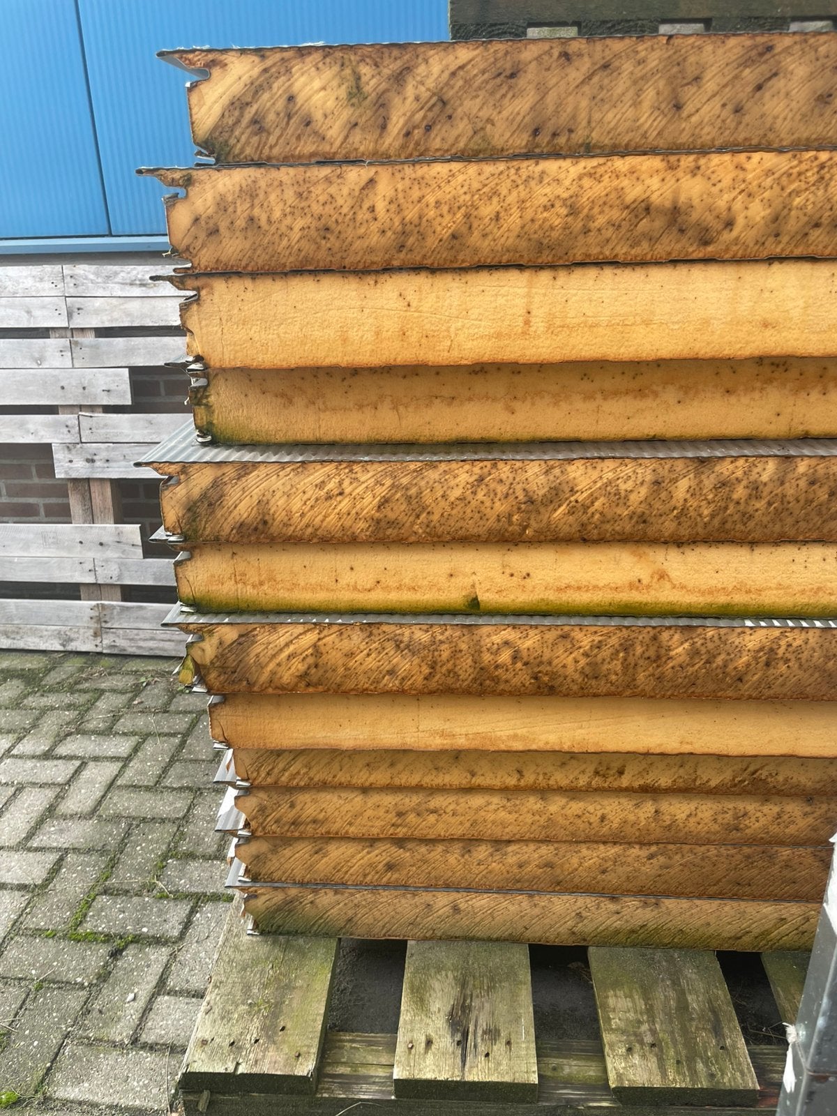 Restant 10cm geïsoleerde sandwichpanelen, Ophalen, Zo goed als nieuw, Hardschuim (Pir), 15 m² of meer