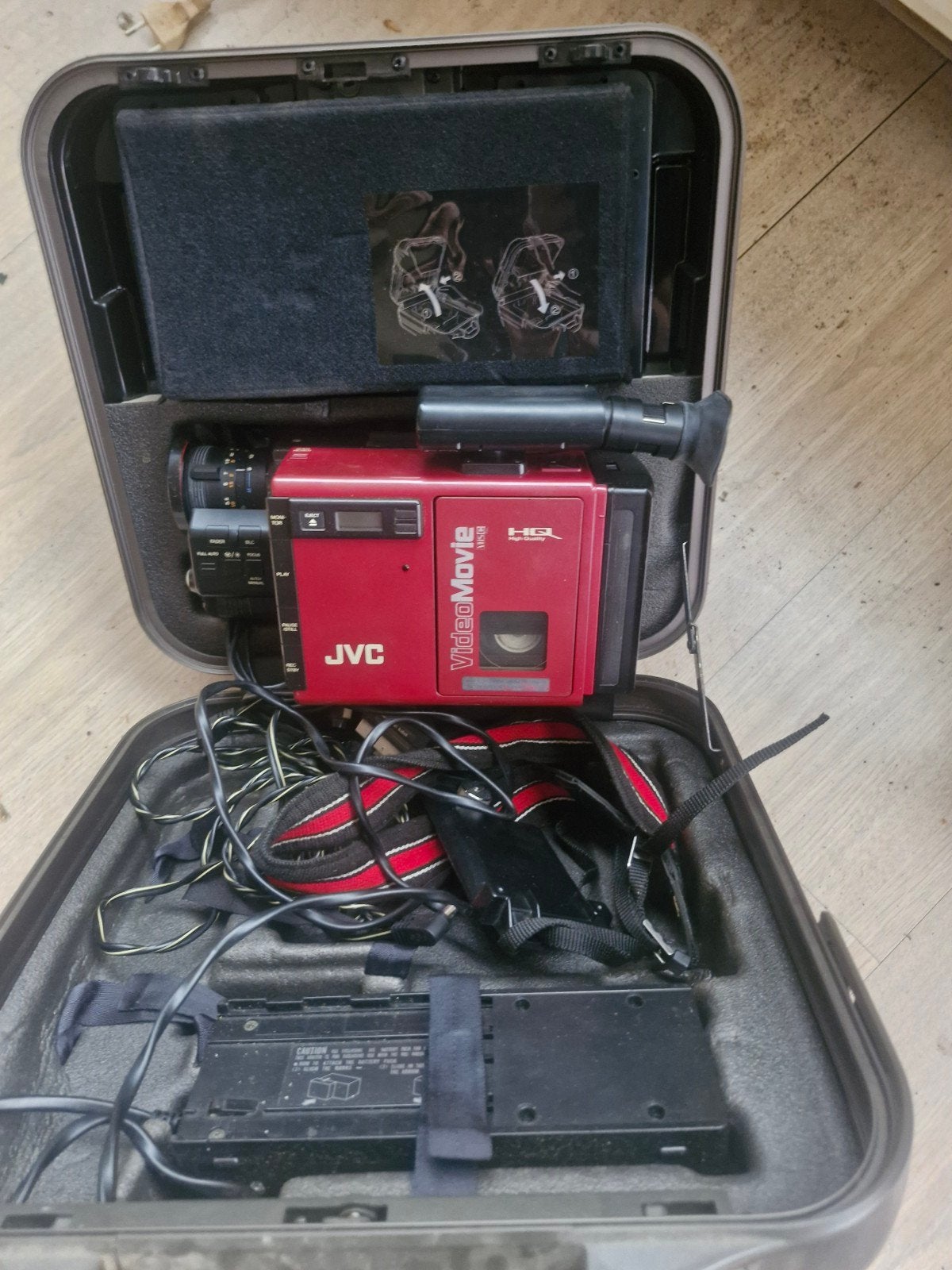JVC VideoMovie GR-C1 videocamera in originele koffer, Gebruikt, JVC, Overige soorten, Ophalen of Verzenden