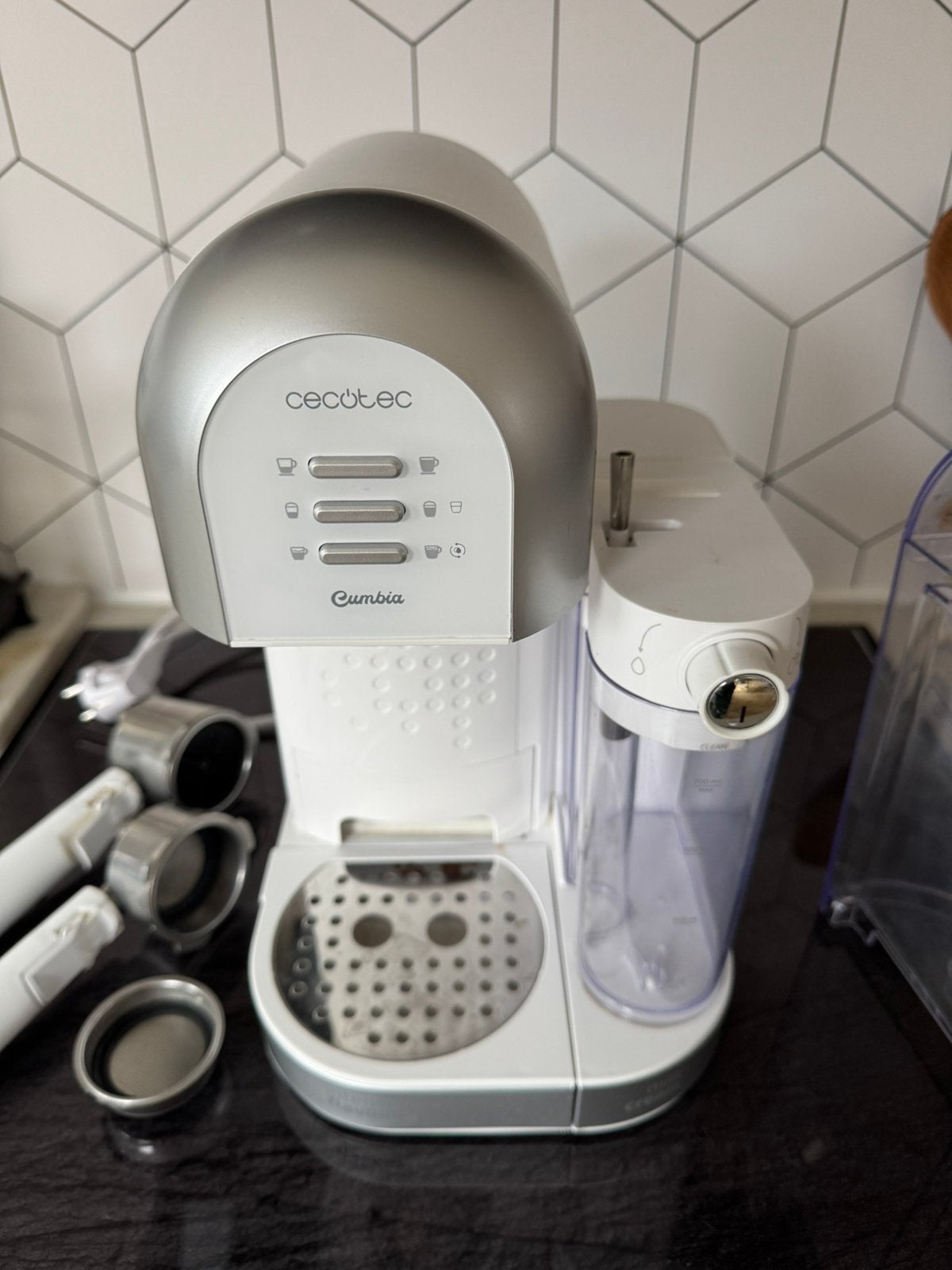 Cecotec Instant-ccino 20 Chic, Gebruikt, Ophalen of Verzenden, Combi, Afneembaar waterreservoir