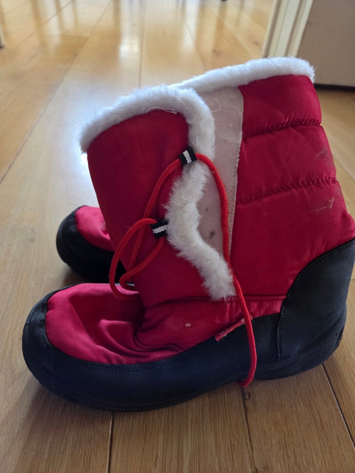 Rode Snowboots met Witte Voering, Kleding | Dames, Schoenen, Gedragen, Snowboots, Rood, Ophalen of Verzenden