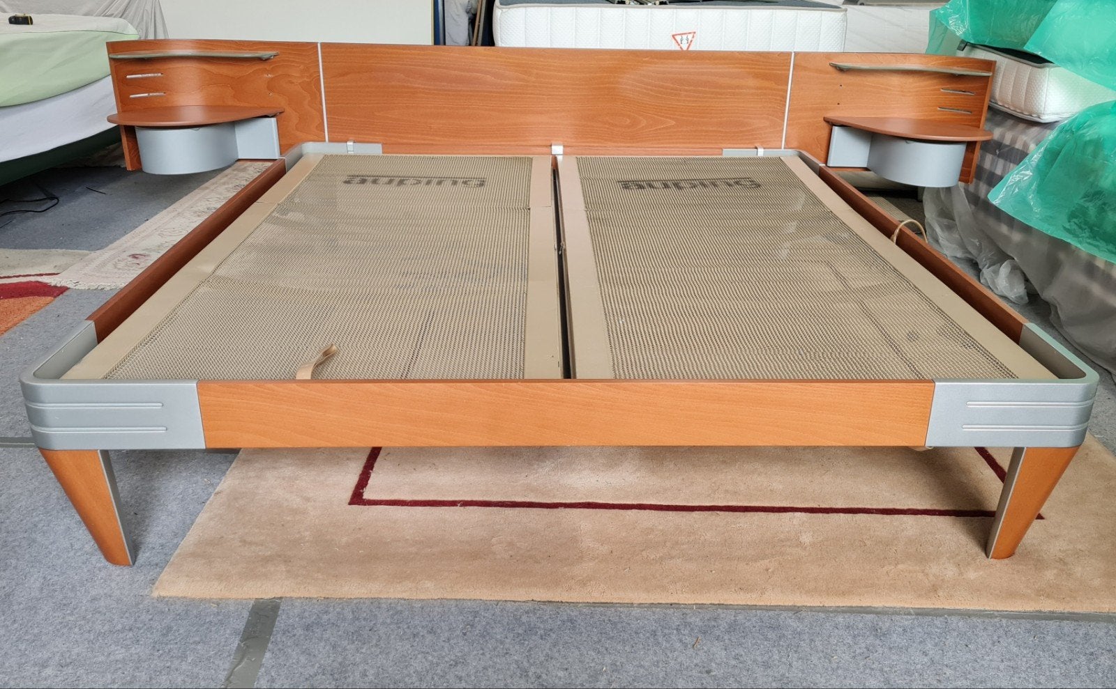 AUPING NEXT 180-210 MET ACHTERWAND ,BEZORGEN IS MOGELIJK, Gebruikt, ., 210 cm, Akbedden