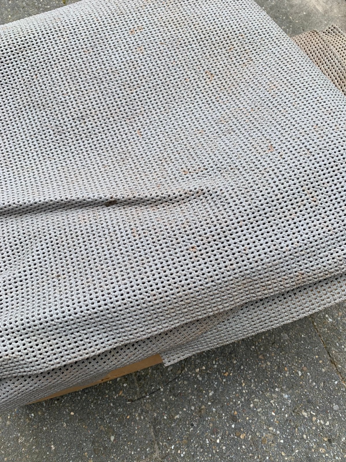 Doos vol camping gaatjes tapijt., Ophalen, Gebruikt