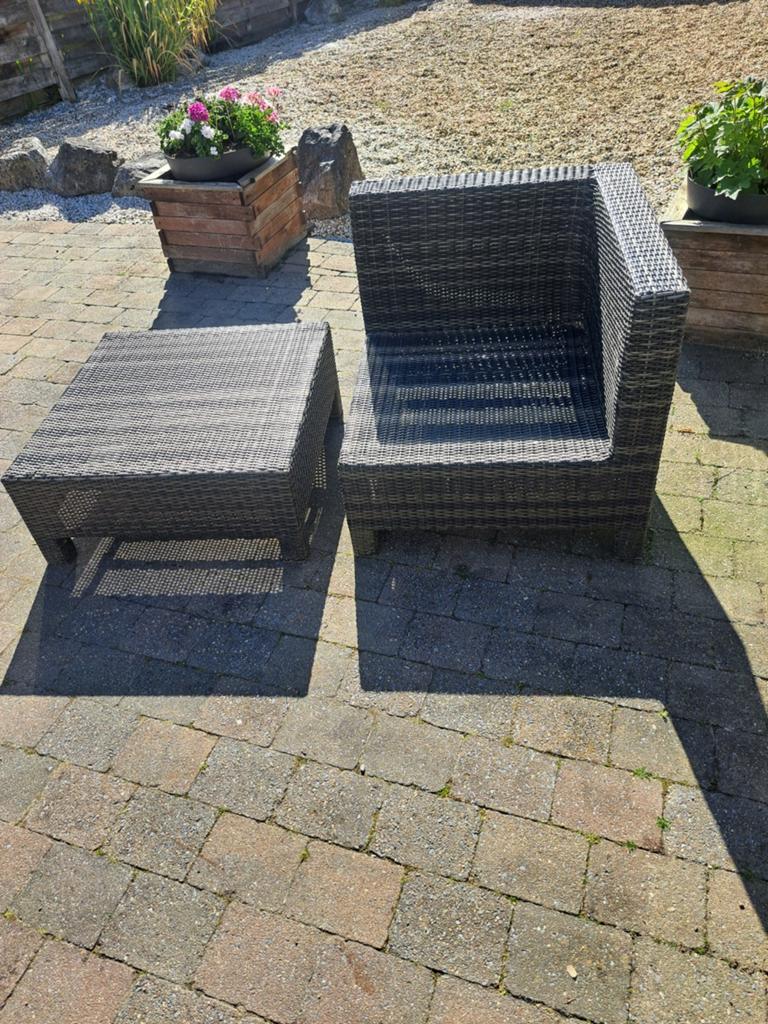 Loungeset: 1 stoel en 1 tafel - Wicker, Tuin en Terras, Tuinsets en Loungesets, Ophalen of Verzenden, Gebruikt