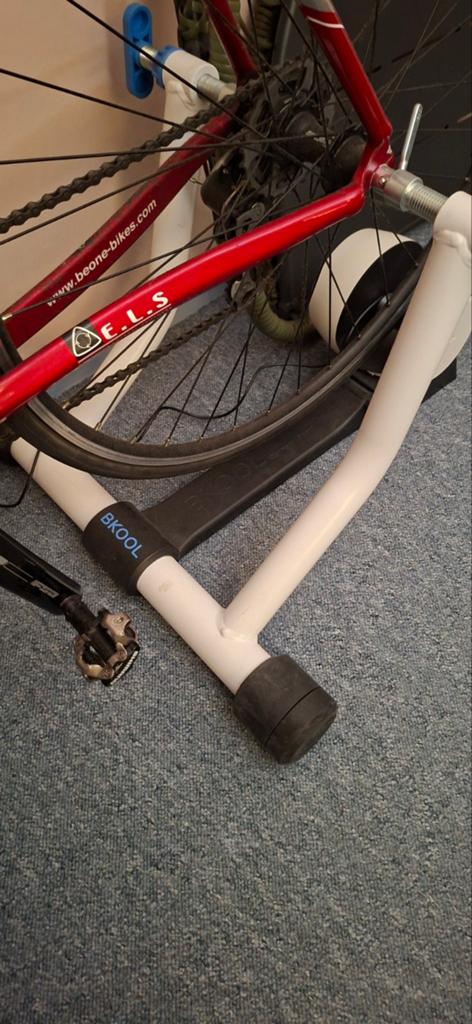 Bkool Smart Pro 2 fietstrainer - Zo goed als nieuw, Ophalen of Verzenden, Zo goed als nieuw, Bkool