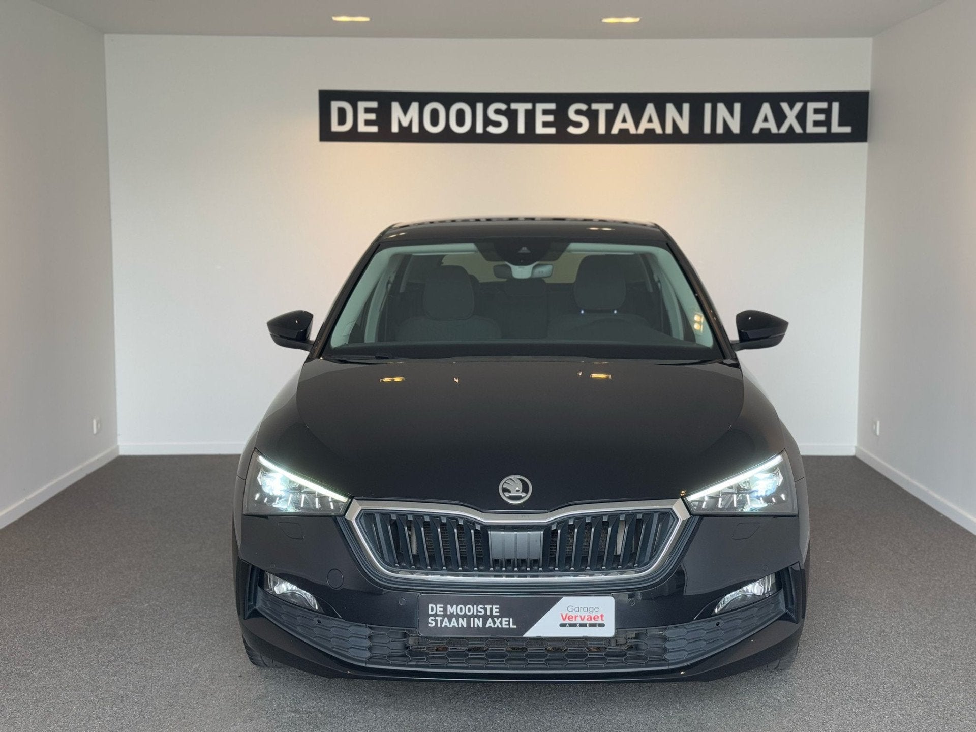Skoda Scala 1.0 TSI Sport Business, Auto's, Voorwielaandrijving, Gebruikt, 116 pk, Zwart