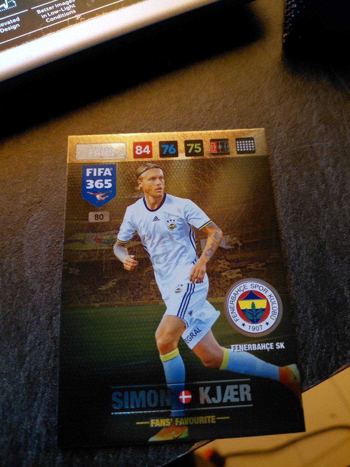 FIFA 365 Fans Favorite Simon Kjaer, Verzamelen, Sportartikelen en Voetbal, Ophalen of Verzenden, Zo goed als nieuw, Buitenlandse clubs