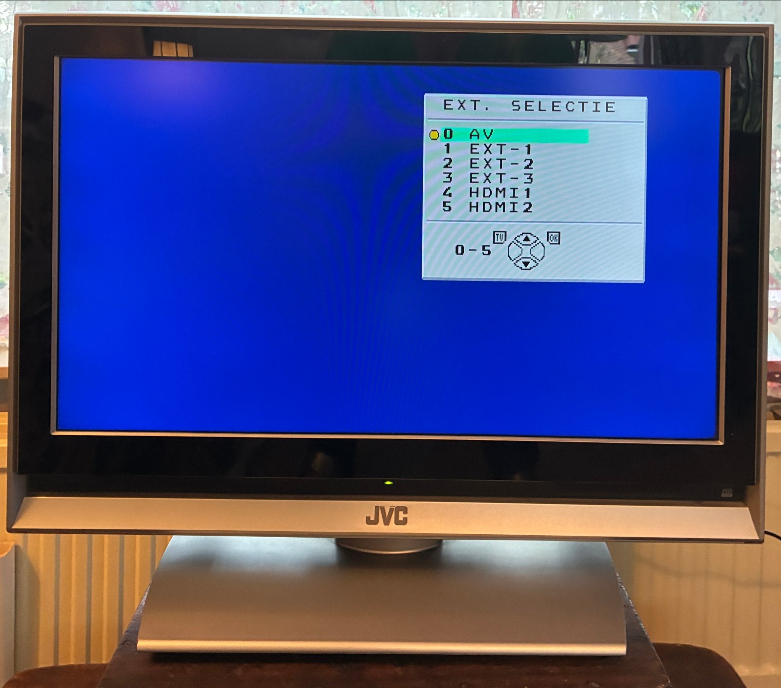 26 inch non-smart TV met afstandsbediening, Gebruikt, 50 Hz, 60 tot 80 cm, Ophalen