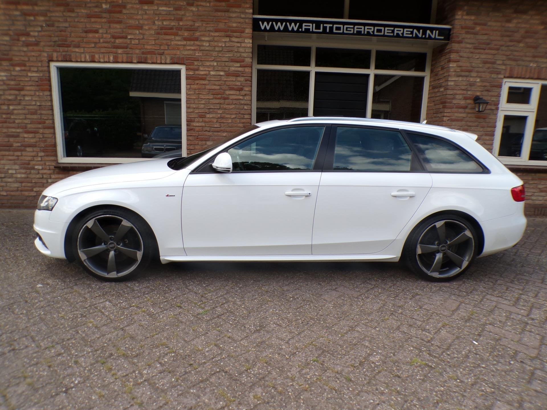 Audi A4 Avant 2.0 TFSI quattro Pro Line Leder / Navi / Panor, Auto's, 13 km/l, Gebruikt, Zwart, 4 cilinders
