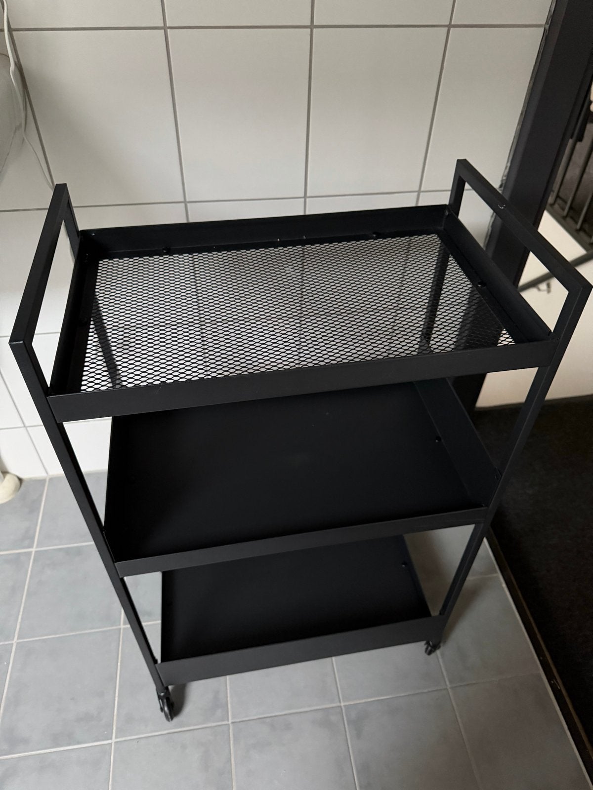 Veelzijdige zwarte IKEA stellingkast op wielen, Ophalen of Verzenden, Gebruikt