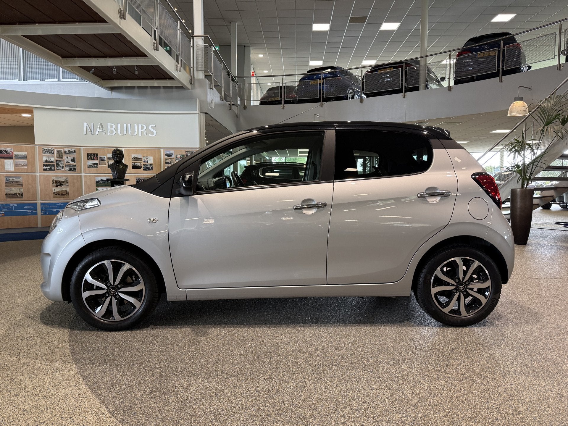 Citroën C1 1.2 82pk Shine, Achteruitrijcamera, Climate cont, Voorwielaandrijving, 12 maanden, Stof, Gebruikt