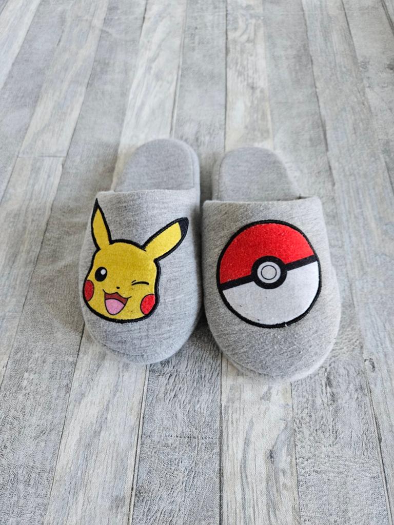Pokemon sloffen maat 31, Ophalen of Verzenden, Jongetje of Meisje, Slofjes