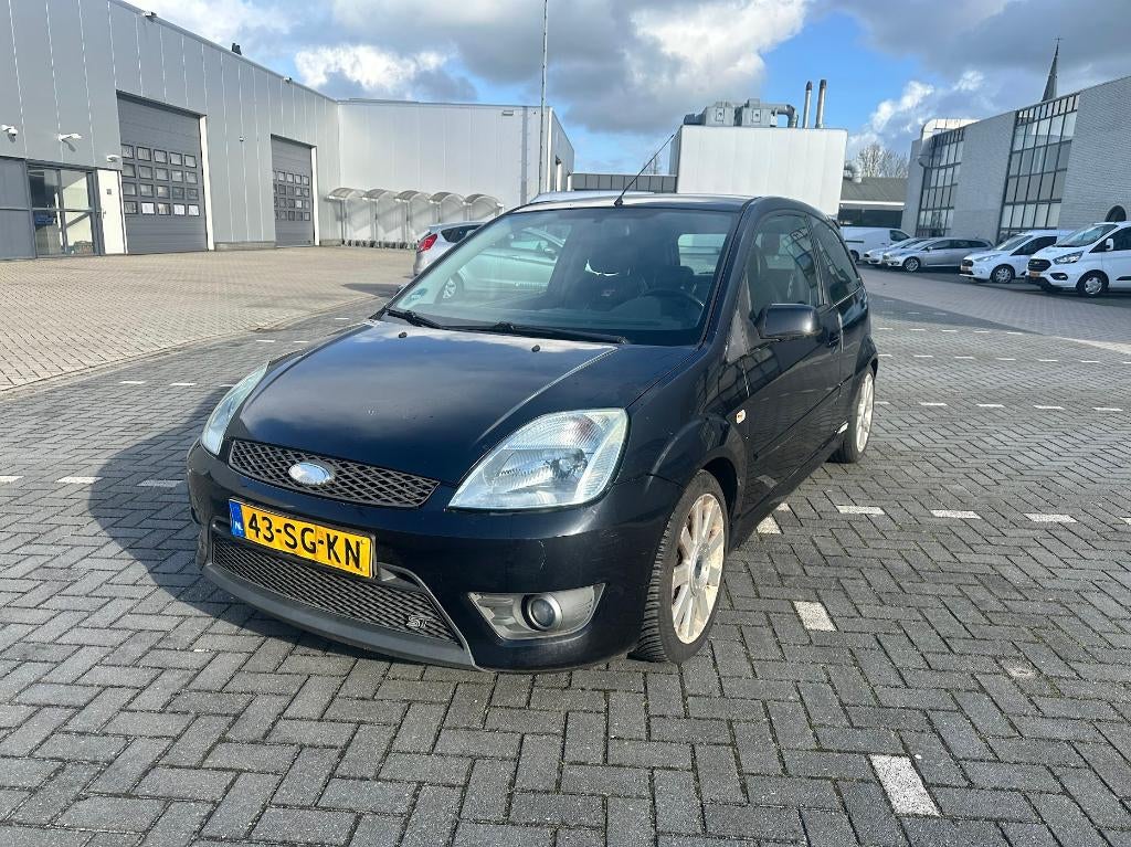 Ford Fiësta 2.0 16V ST150, Auto's, Ford, Voorwielaandrijving, 1037 kg, Zwart, 4 cilinders
