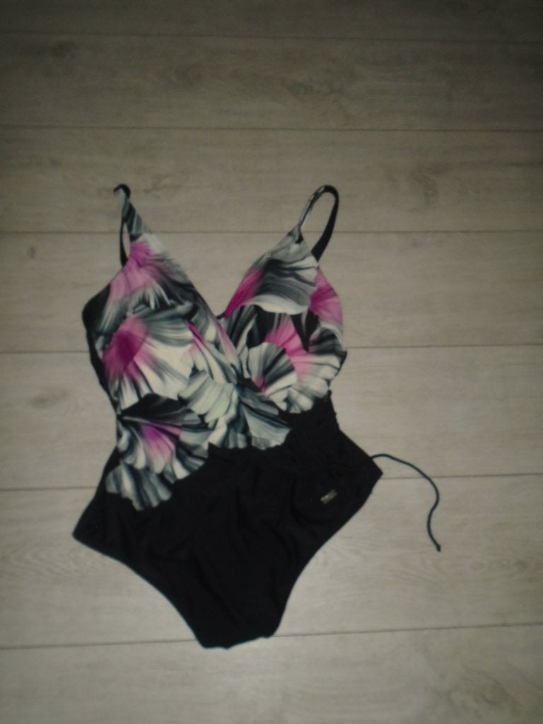 Naturana Corrigeerde badpak Helemaal Gevoerd maat 46 Cup D, Kleding | Dames, Badmode en Zwemkleding, Naturana, Verzenden, Zwart