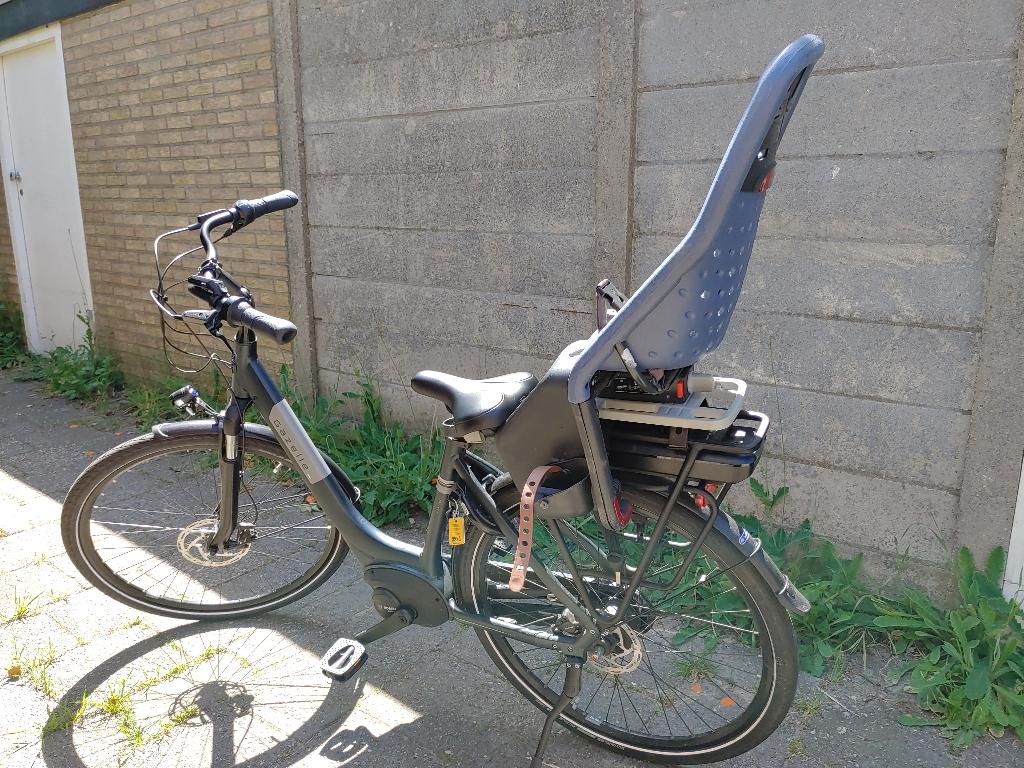 Yepp fietsstoel, Fietsen en Brommers, Fietsaccessoires | Fietsstoeltjes, Zo goed als nieuw, Achterzitje, 15 t/m 25 kg, Voetsteuntjes