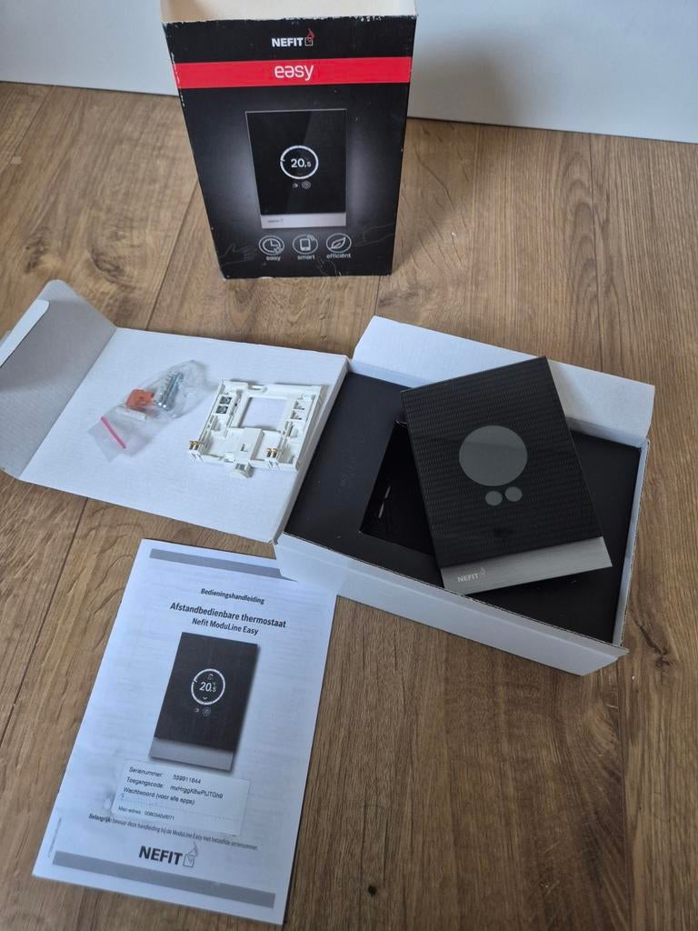 Nefit Easy slimme thermostaat - wifi - app bediening, Doe-het-zelf en Verbouw, Ophalen of Verzenden, Slimme thermostaat, Zo goed als nieuw