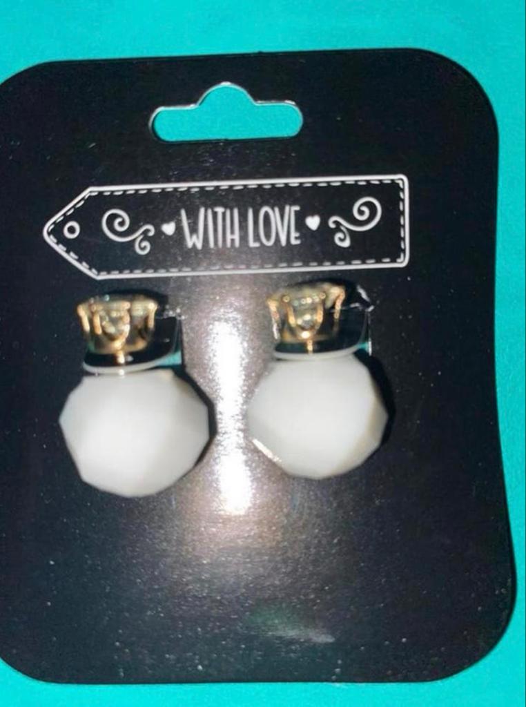 Prachtige nieuwe oorbellen met een uniek design., Met kristal, Overige materialen, Wit, Nieuw