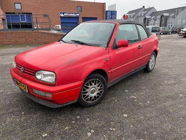 Volkswagen Golf Cabriolet 1.8, koopje , opknapper/ Barnfind, Voorwielaandrijving, Stof, Gebruikt, Zwart