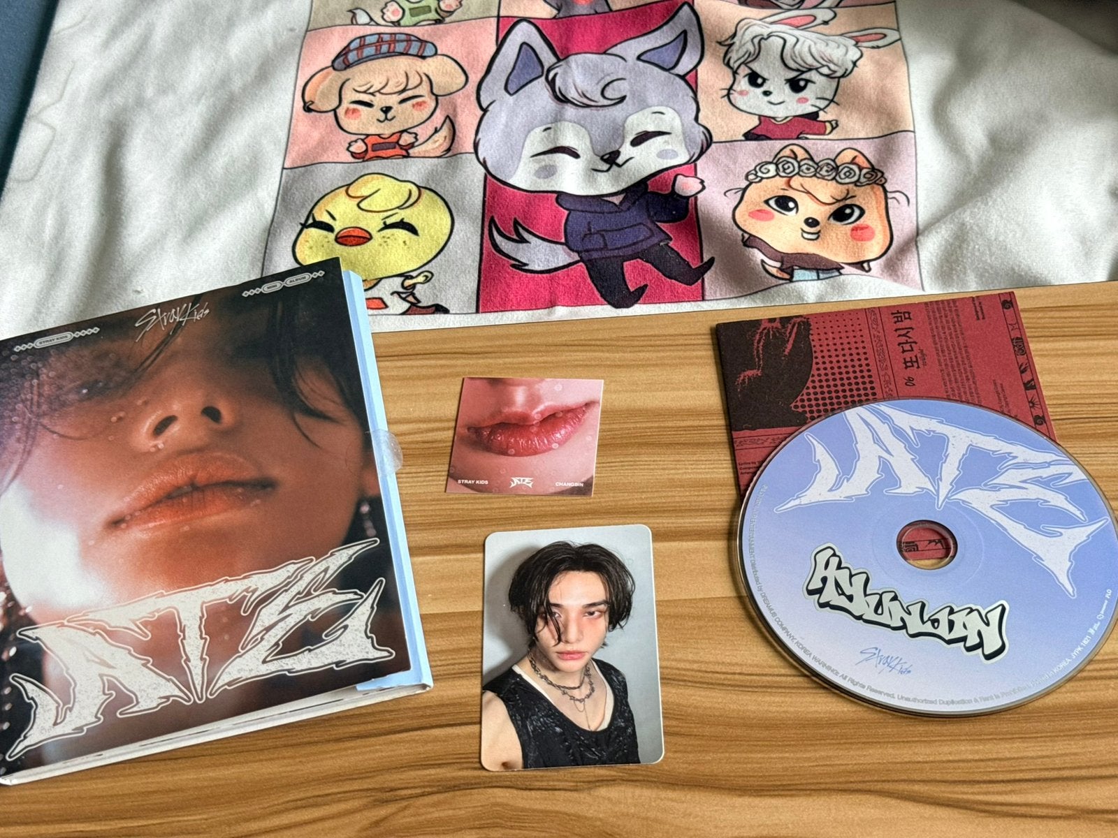 Stray Kids album ATE Hyunjin verion compleet, Ophalen of Verzenden, Zo goed als nieuw, Foto of Kaart