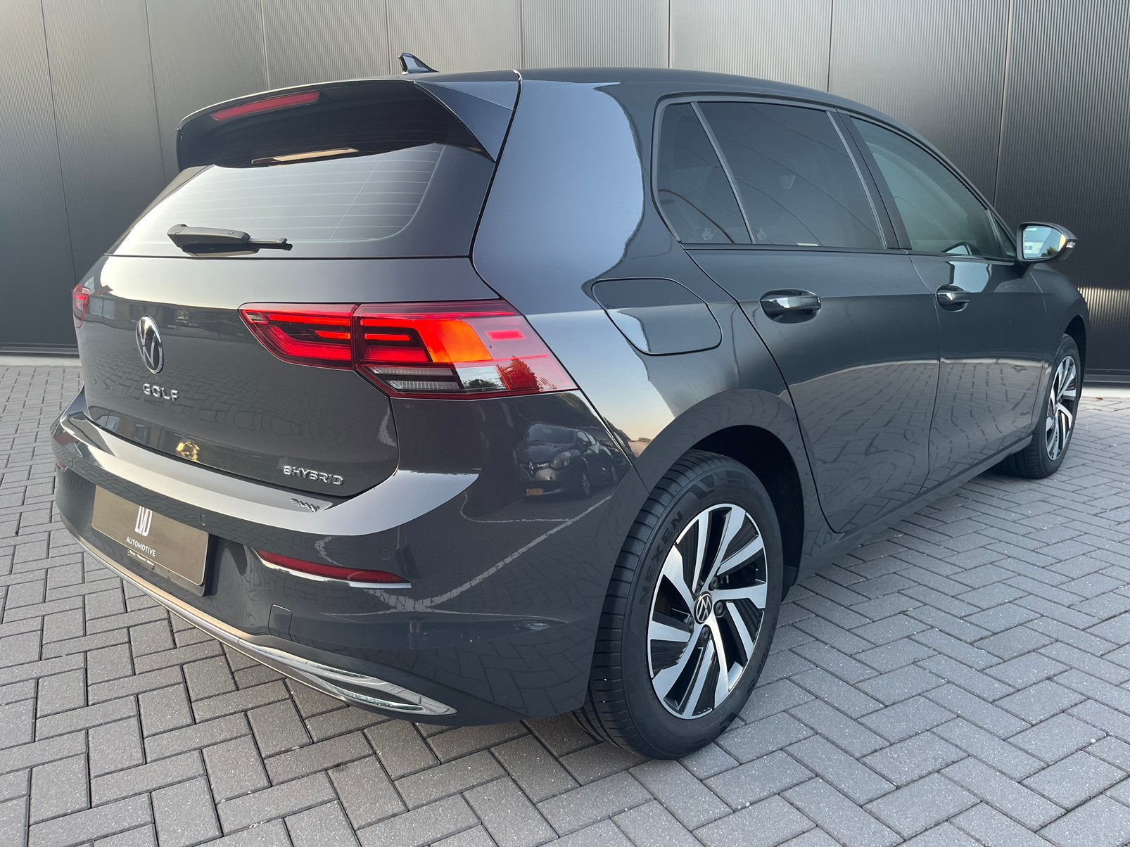 Foto 25 van Volkswagen Golf 1.4 e-Hybrid STYLE MASSAGE MEMORY ACC LED NA