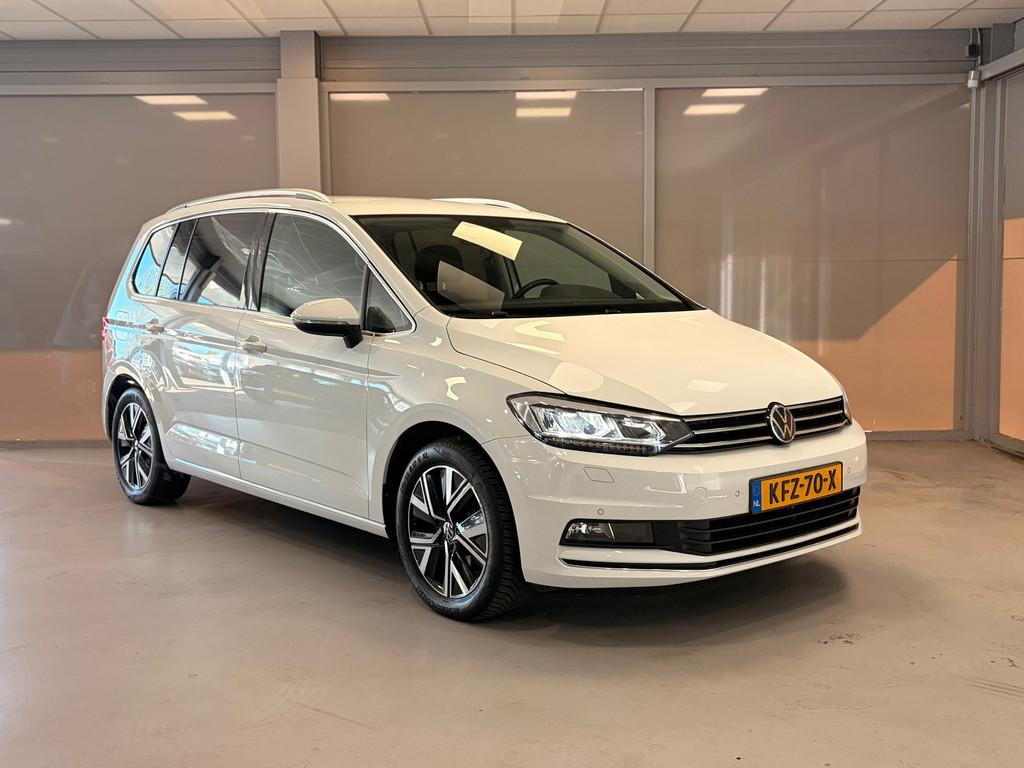 Volkswagen TOURAN 1.5 TSI Highline 7p | LED | ELEKT.- ACHTER, 4 cilinders, 150 pk, 7 stoelen, Wit