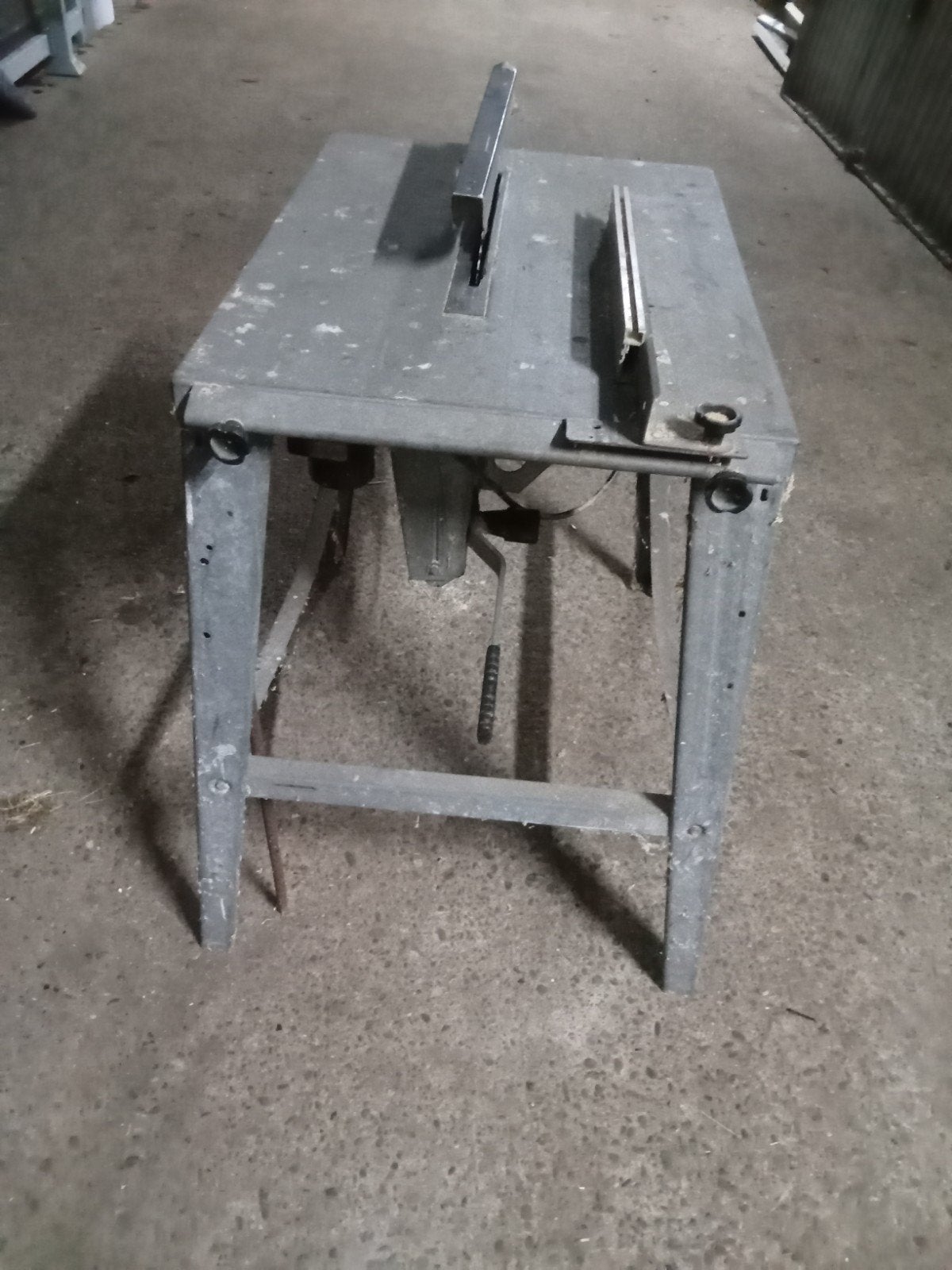 Foto 3 van Tafel cirkelzaag machine
