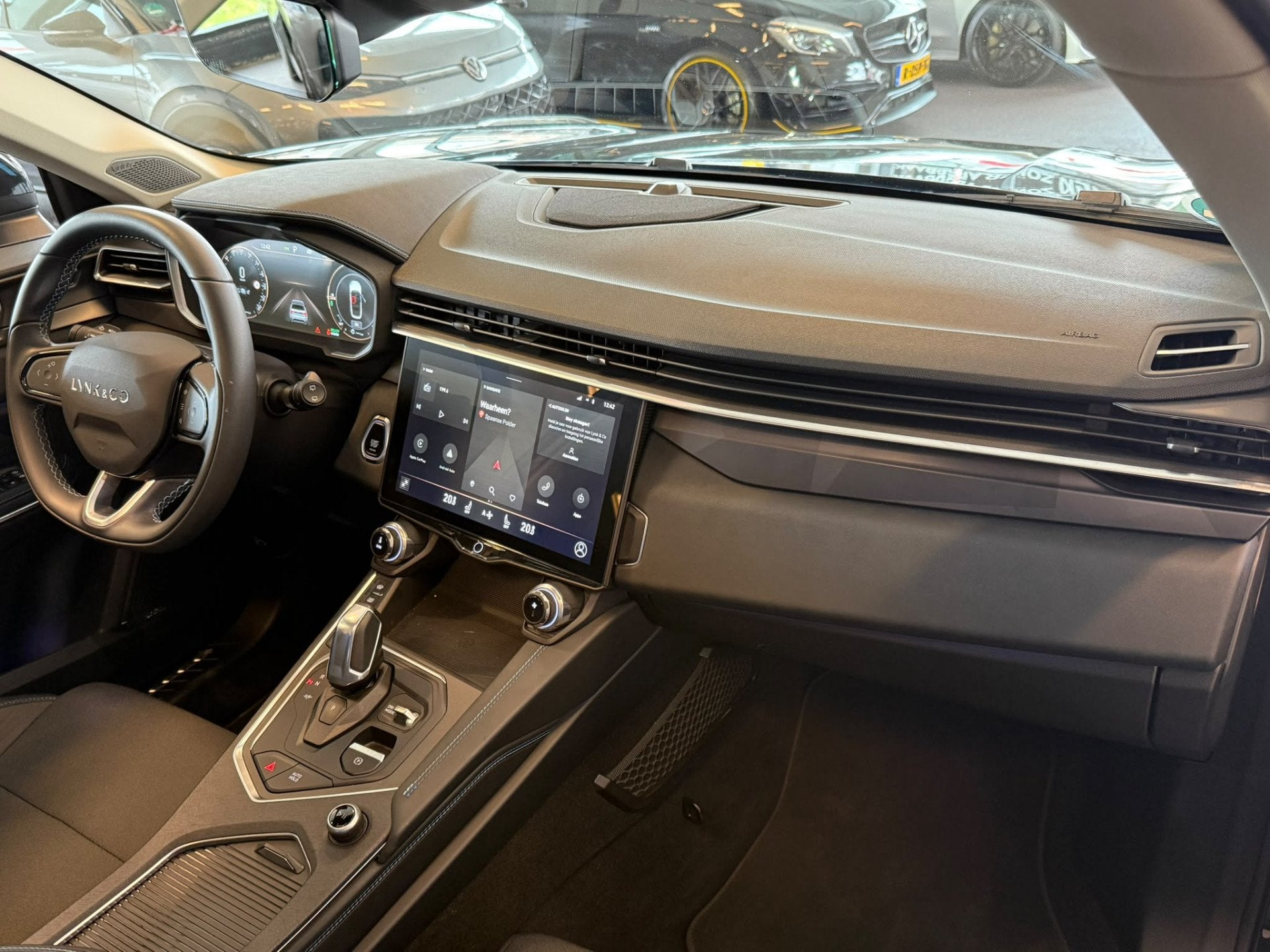 Lynk & Co 01 1.5 | Panoramadak | 360 Camera | Navigatie | Ap, Stof, 82 pk, Zwart, Plug-in hybride