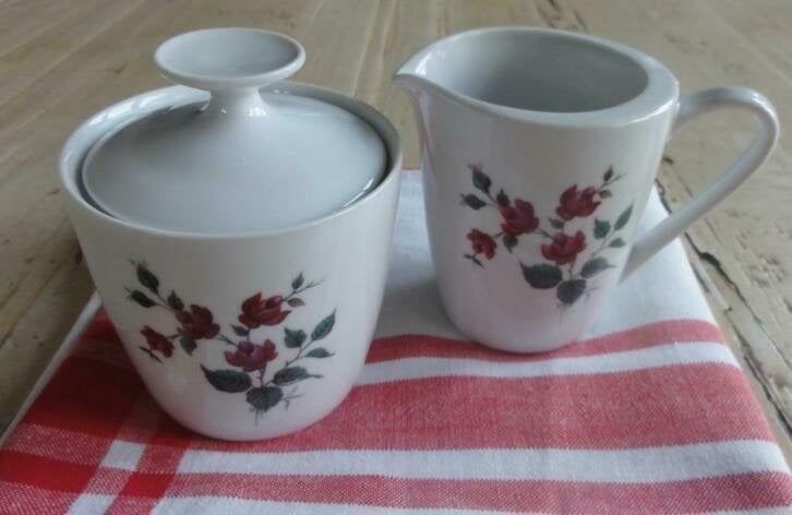 Brocante roomstelletje met donker roze roosjes, Huis en Inrichting, Gebruikt, -, -, Overige typen