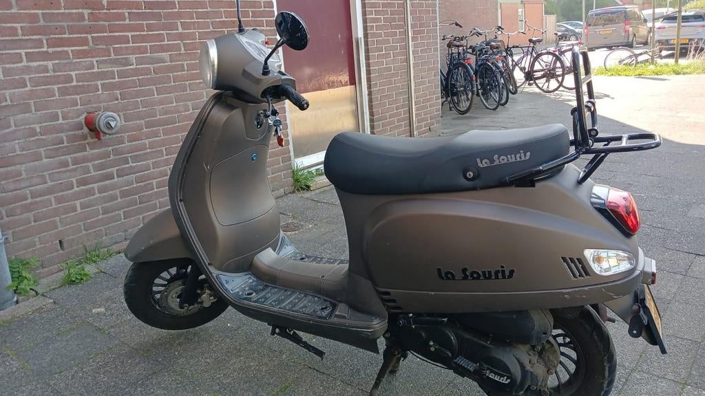 La souris sourini  2021, Ophalen, Gebruikt, Benzine
