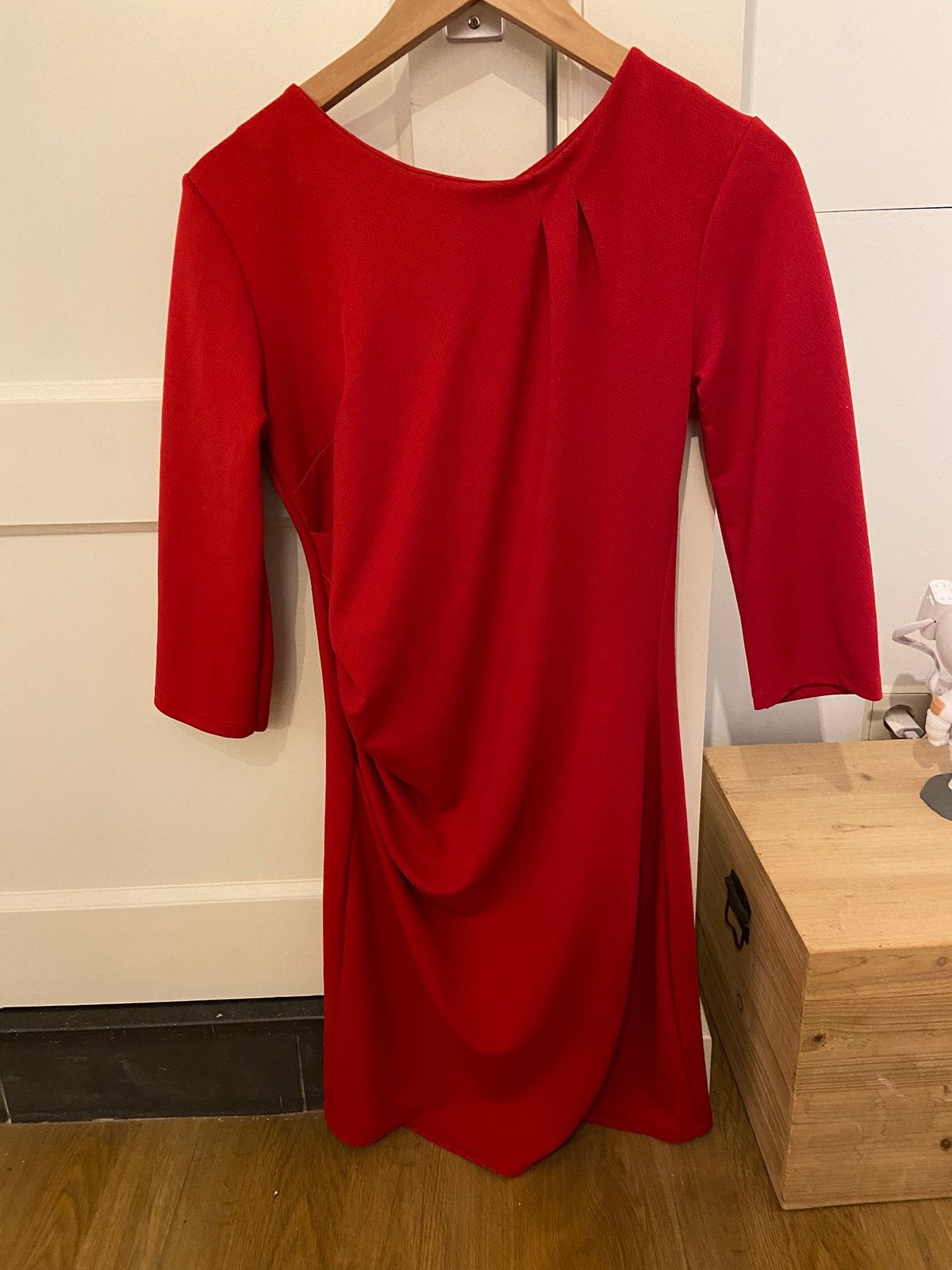 Nieuwe rode jurk, Costes, M, Ophalen of Verzenden, Zo goed als nieuw, Rood, Boven de knie