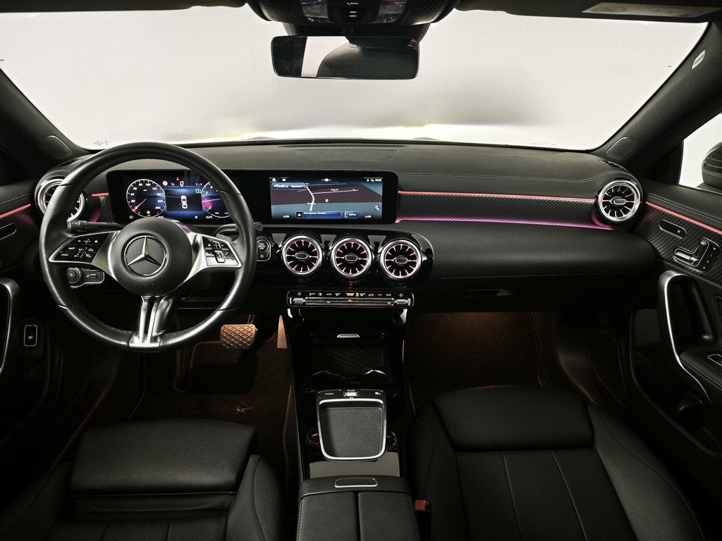 Mercedes-Benz CLA-klasse 180 Luxury Line | Panoramadak | Led, Auto's, CLA, 136 pk, Gebruikt, 4 cilinders