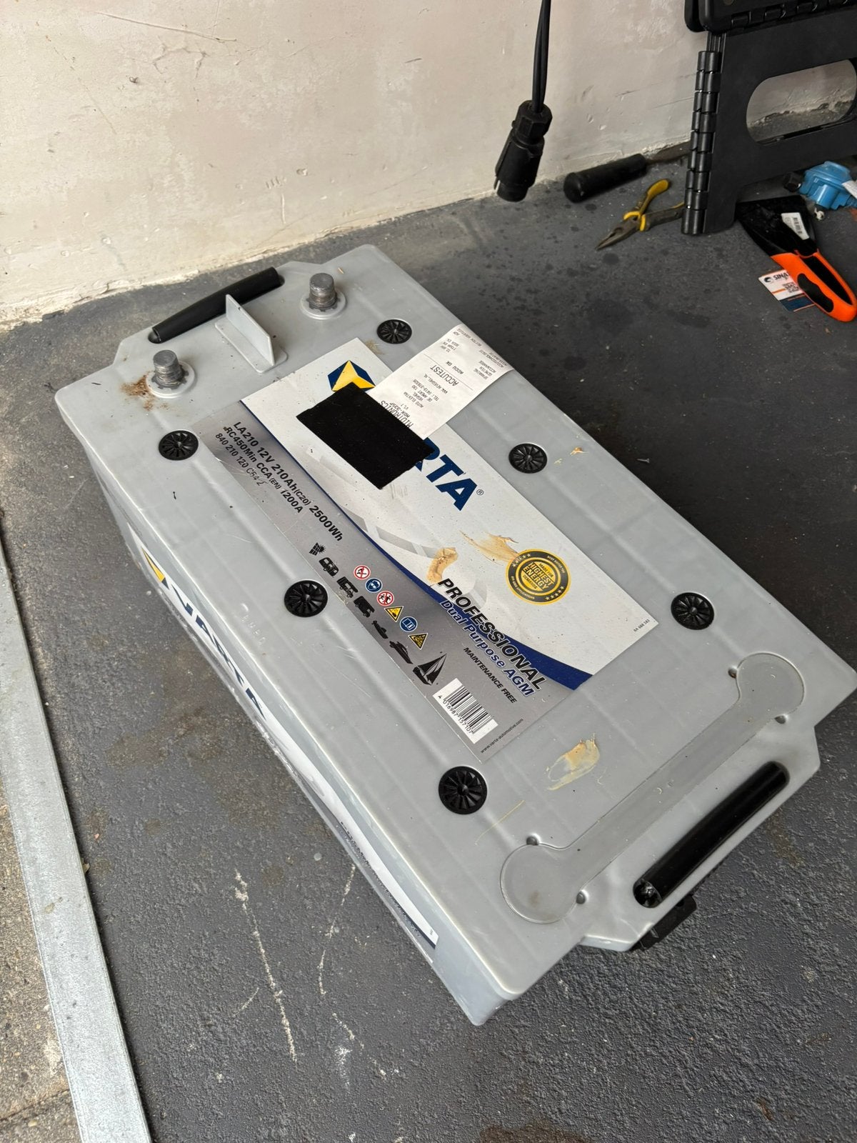 VARTA LA210 12V 210Ah (c20) 2500Wh accu in zeer goede staat!, Auto-onderdelen, Accu's en Toebehoren, Ophalen, Gebruikt, Universele onderdelen