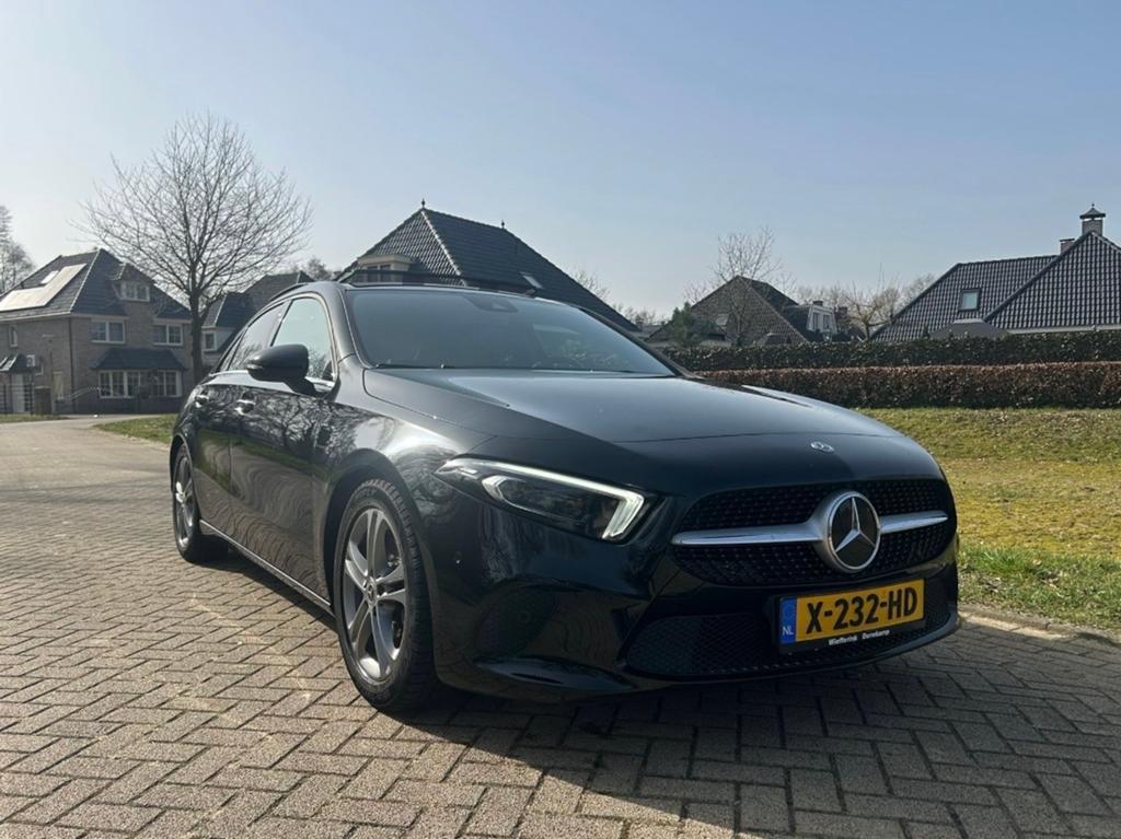 Mercedes-Benz A-Klasse A 200 163pk 7G-DCT 2019 Zwart, Auto's, Mercedes-Benz, Zwart, 4 cilinders, Automatische klimaatregeling