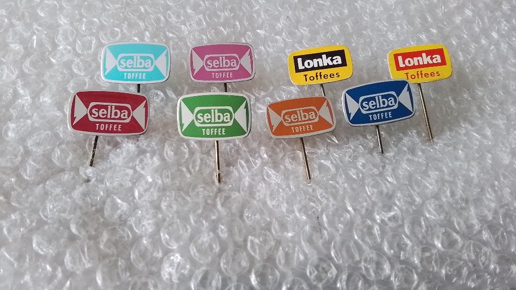 8 verschillende speldjes toffees, Verzamelen, Ophalen of Verzenden, Zo goed als nieuw, Overige onderwerpen