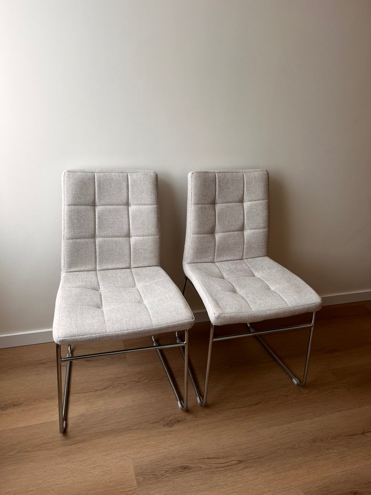 2 stoelen Jysk Hammel beige, Ophalen, Zo goed als nieuw, Overige kleuren, Twee
